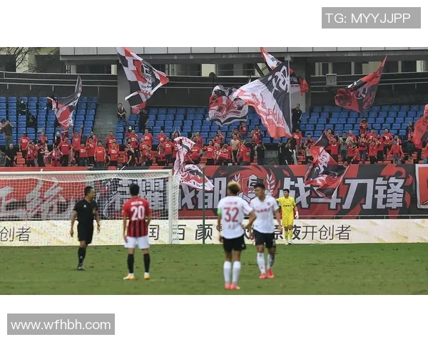 大分三神迎战深红球队全力争胜展现实力与团队精神