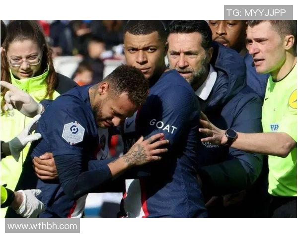 内马尔本赛季再度受伤巴黎欧冠之路面临严峻考验